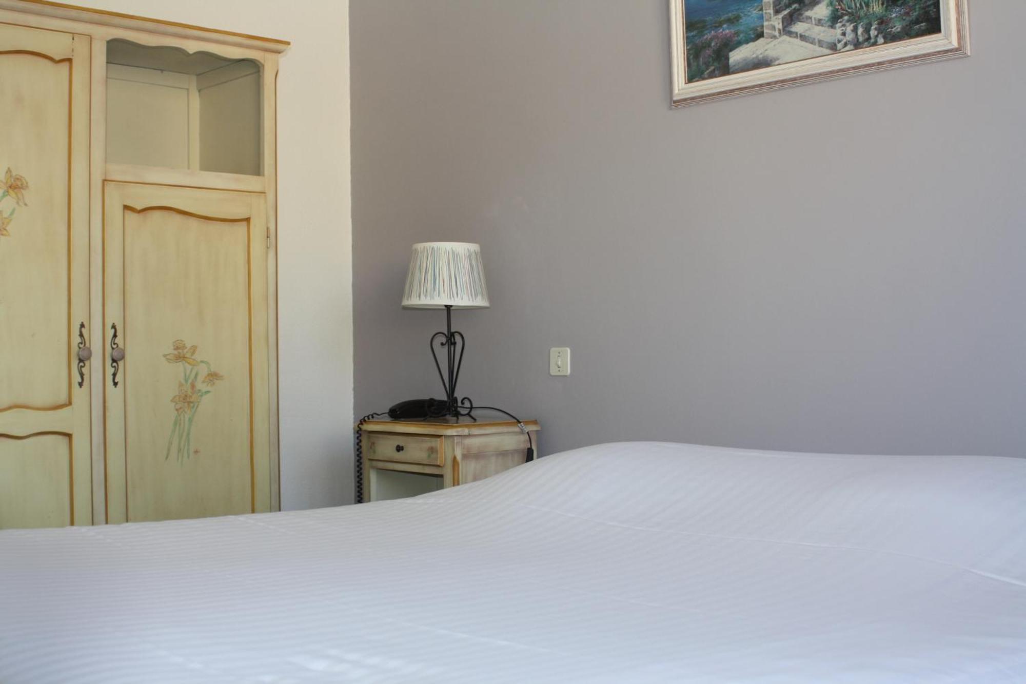 Logis Hotel du Midi Salon-de-Provence Buitenkant foto