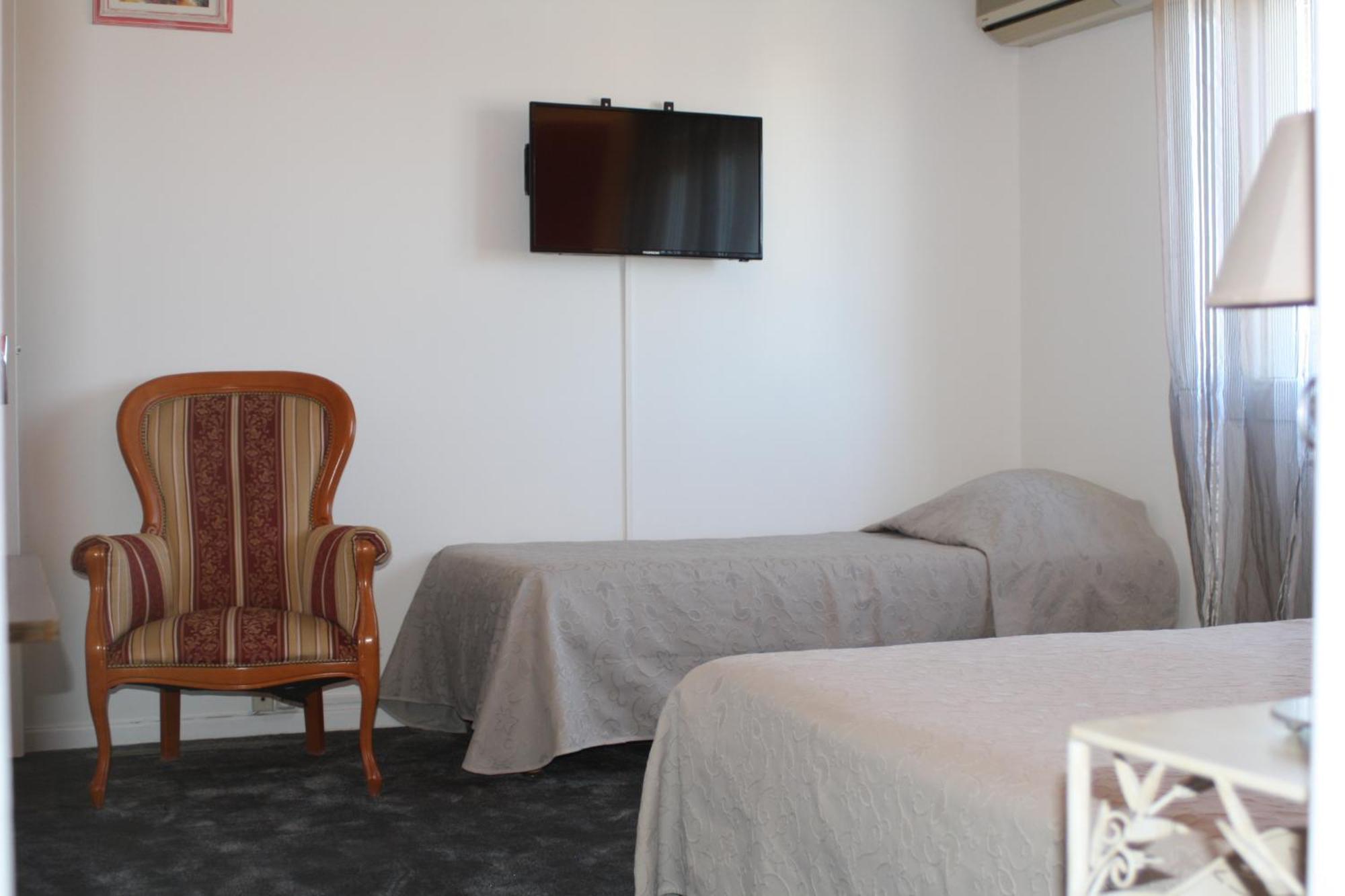 Logis Hotel du Midi Salon-de-Provence Buitenkant foto