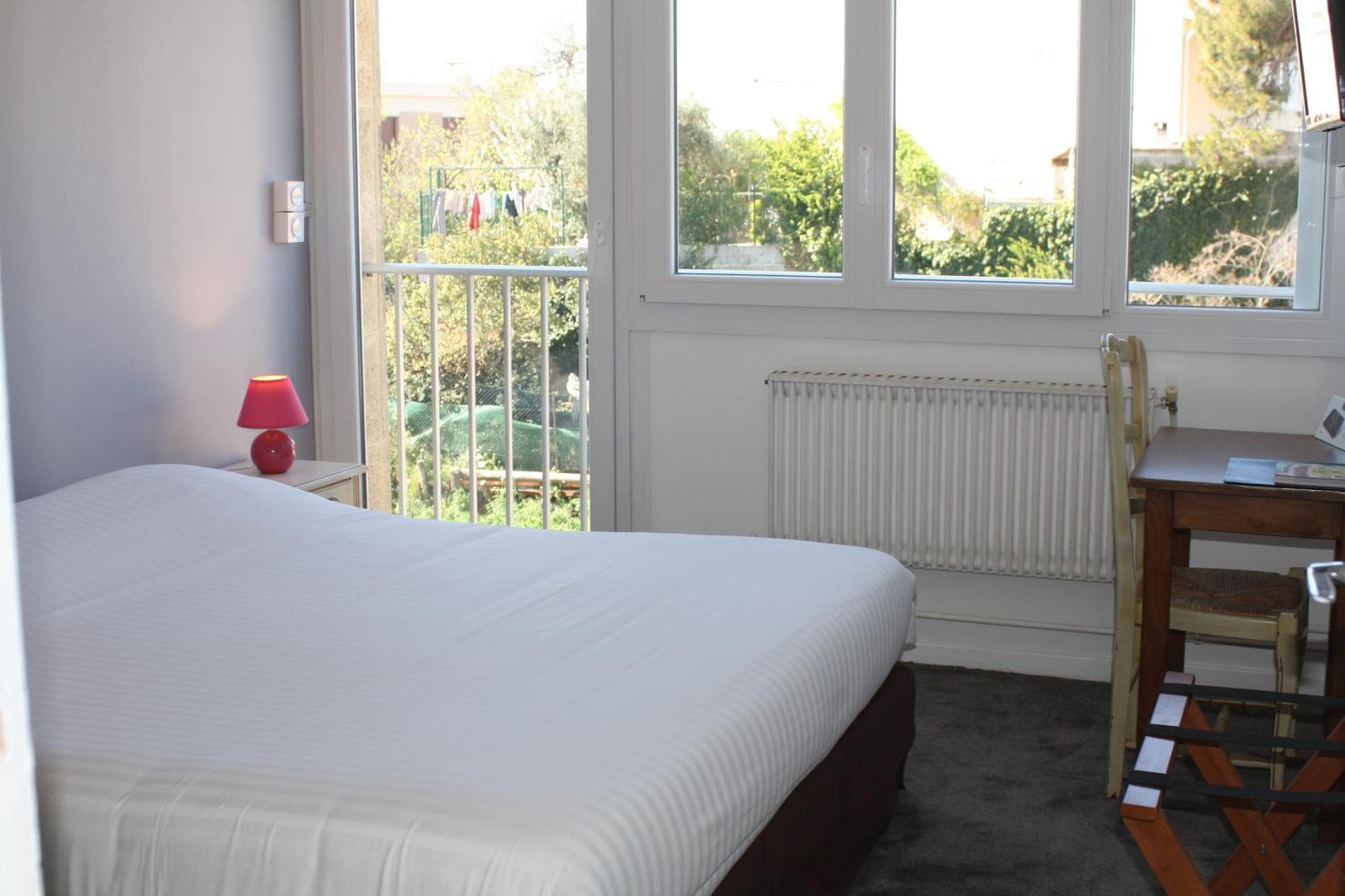 Logis Hotel du Midi Salon-de-Provence Buitenkant foto